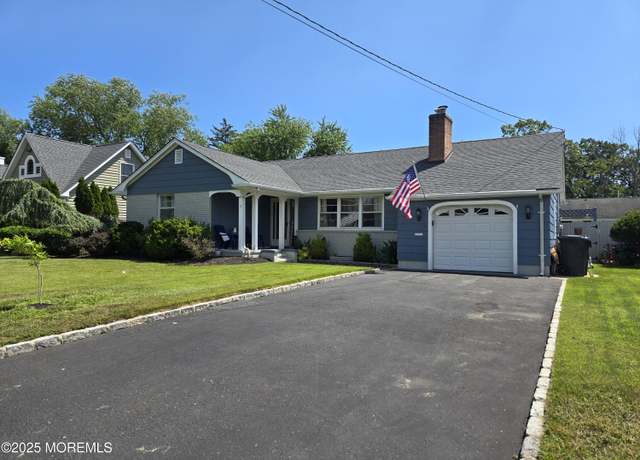 Property at 5 Fieldcrest Ln, Brick, NJ 08724, 3 beds, 2 baths