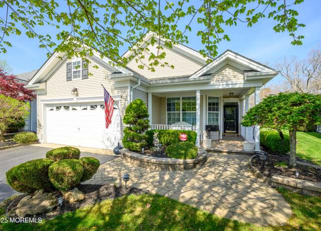 Property at 8 Cromwell Ln, Jackson, NJ 08527, 2 beds, 2 baths