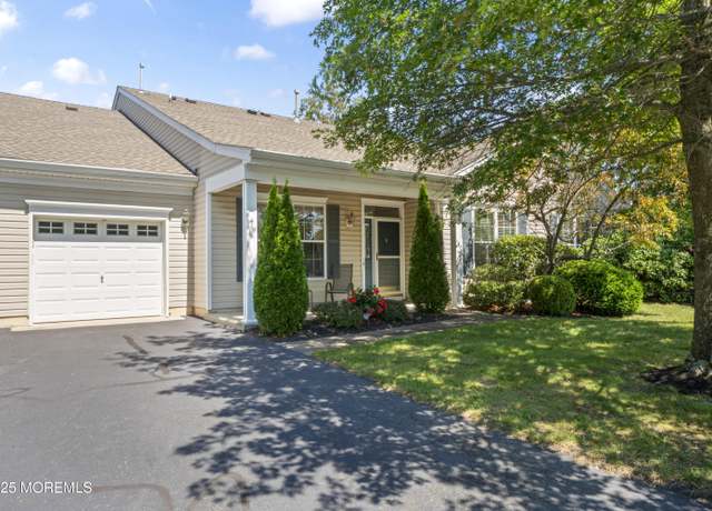 Property at 4 Silverside Rd, Lakewood, NJ 08701, 2 beds, 2 baths