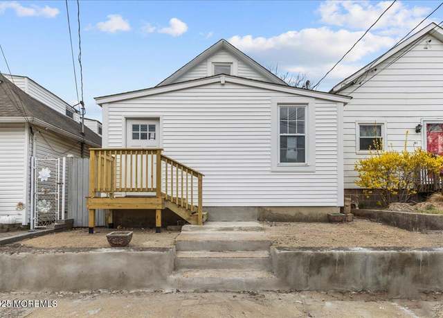 Property at 203 Center Ave, Keansburg, NJ 07734, 1 bed, 1 bath