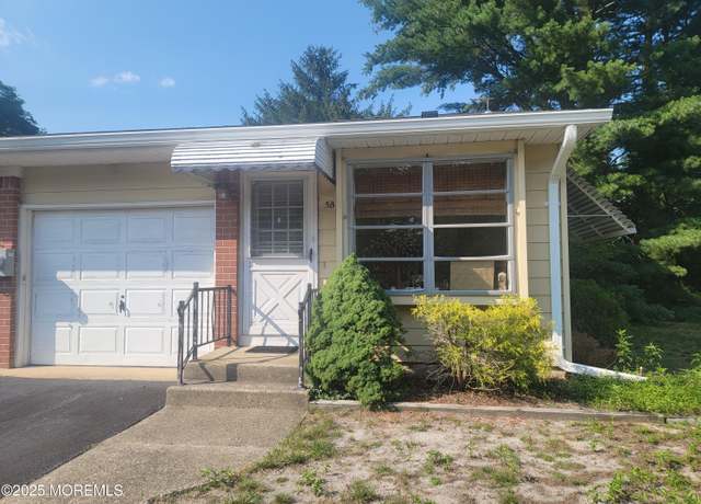 Property at 5B Lenape Dr, Whiting, NJ 08759, 2 beds, 1 bath