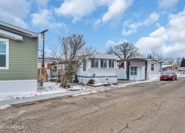 Property at 9 Avenue A, Hazlet, NJ 07730, 2 beds, 1 bath