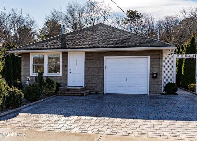 Property at 1815 Mount Everest Ln, Toms River, NJ 08753, 2 beds, 2 baths