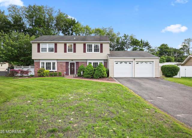 Property at 48 Cambridge Dr, Aberdeen, NJ 07747, 5 beds, 2.5 baths