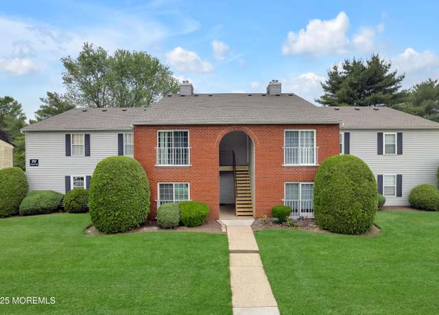 Property at 717 Zlotkin Cir #1, Freehold, NJ 07728, 2 beds, 1.5 baths