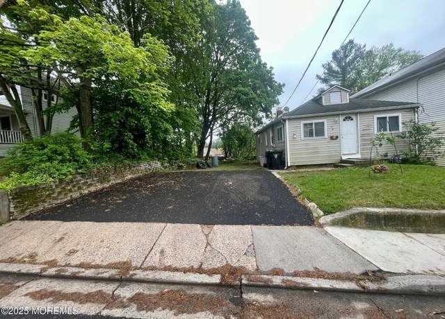 Property at 96 Center Ave, Leonardo, NJ 07737, 2 beds, 1 bath