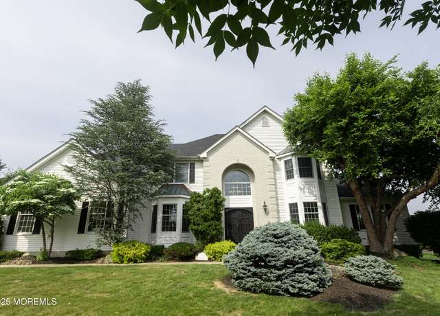 Property at 10 English Path, Freehold, NJ 07728, 5 beds, 3 baths