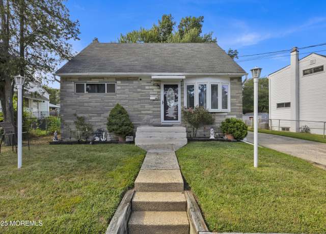 Property at 350 Riverdale Dr, Keyport, NJ 07735, 4 beds, 1 bath
