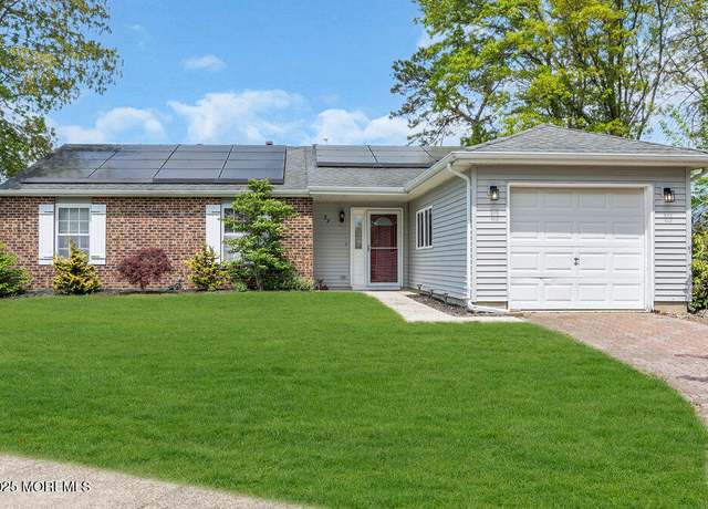 Property at 27 Laurel Crest Dr, Howell, NJ 07731, 3 beds, 2 baths