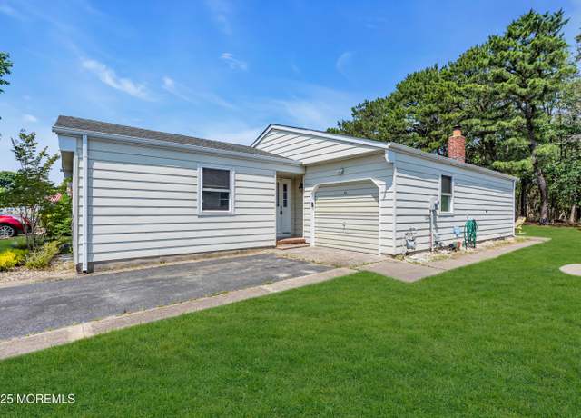 Property at 14 Portsmouth Dr, Toms River, NJ 08757, 2 beds, 2 baths