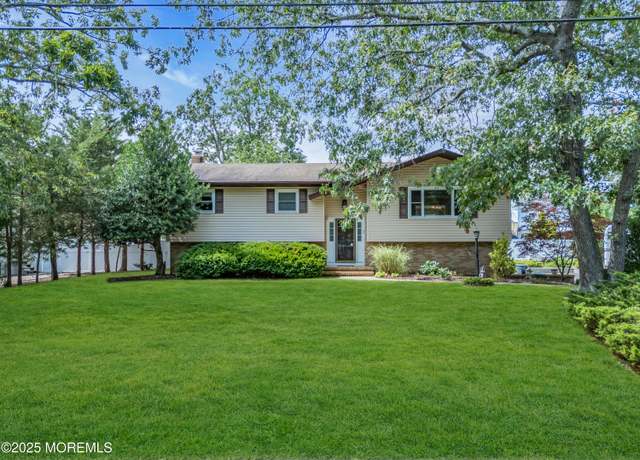 Property at 533 Chelsea St, Forked River, NJ 08731, 4 beds, 2.5 baths