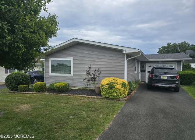 Property at 29 Keats Rd, Brick, NJ 08724, 2 beds, 1 bath