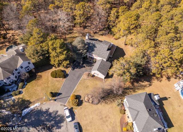 Property at 7 Southfork Dr, Jackson, NJ 08527, 4 beds, 2.5 baths