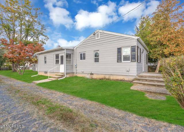Property at 14 Mapletree Rd, Toms River, NJ 08753, 3 beds, 1 bath
