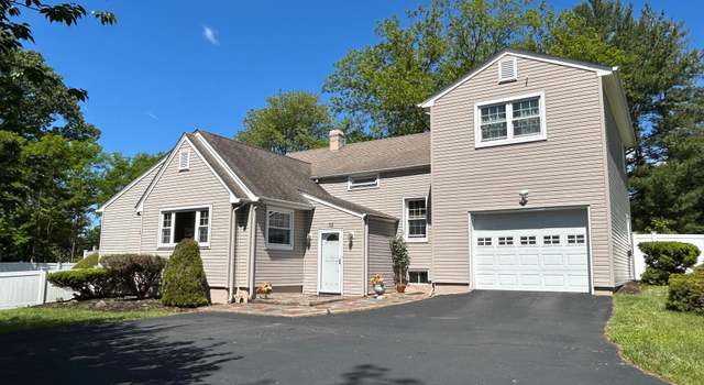 Photo of 32 Merion Dr, Manalapan, NJ 07726