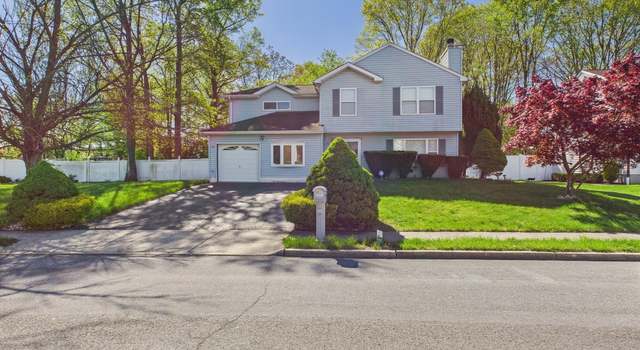Photo of 74 Mystic Ct, Cliffwood, NJ 07721