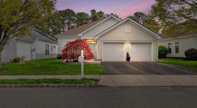 Photo of 18 Greensprings Dr, Lakewood, NJ 08701