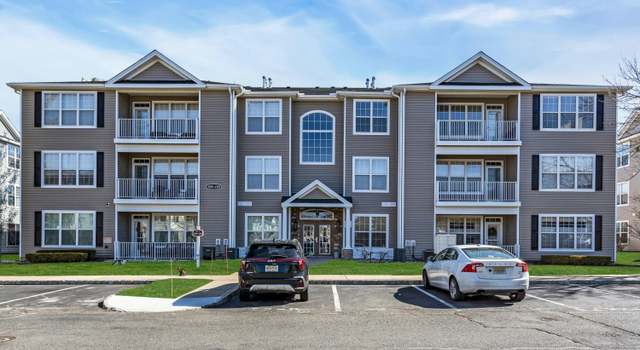 Photo of 419 Saint Andrews Pl, Manalapan, NJ 07726