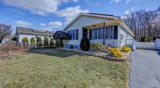Photo of 30 Brookview Ln, Manalapan, NJ 07726