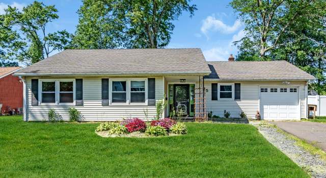 Photo of 35 Tara Lin Dr, Hazlet, NJ 07730
