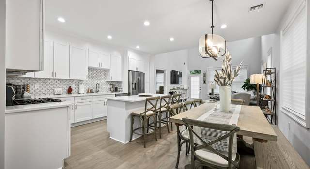 Photo of 115 Hedgerow Ln, Manalapan, NJ 07726
