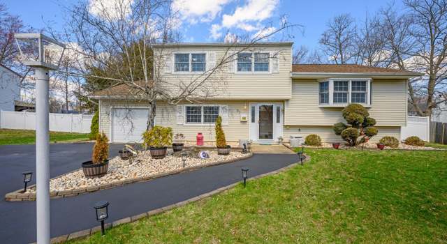 Photo of 97 Old Queens Blvd, Manalapan, NJ 07726