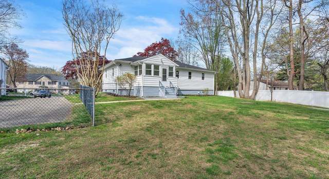 Photo of 6 Laurel Ln, Englishtown, NJ 07726