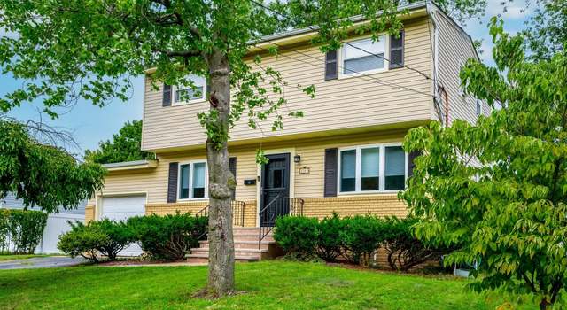 Photo of 34 Dartmouth Dr, Hazlet, NJ 07730