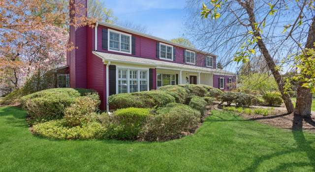 Photo of 6 Carriage Dr, Middletown, NJ 07748