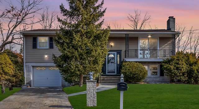 Photo of 14 Burdge Dr, Howell, NJ 07731
