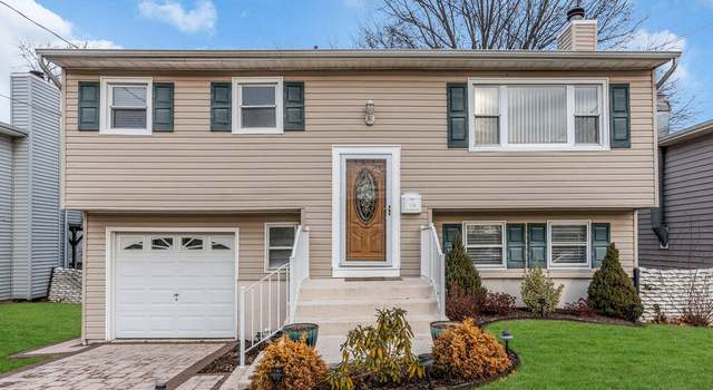 Photo of 304 Beachwood Way, Keyport, NJ 07735