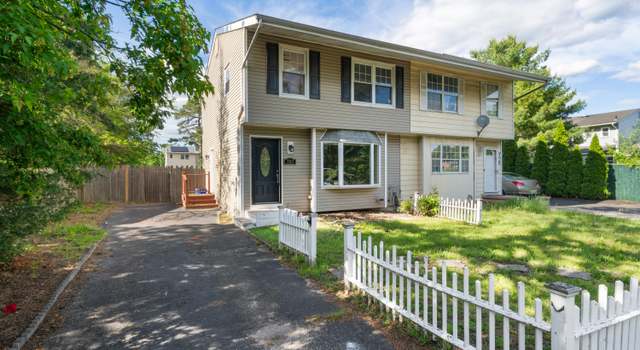 Photo of 707 Pine St, Lakehurst, NJ 08733