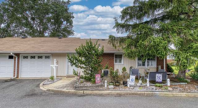 Photo of 1041A Aberdeen Dr, Lakewood, NJ 08701