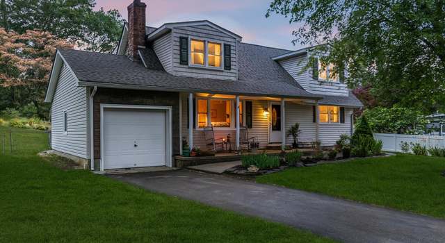 Photo of 4 Dauphin Ct, Toms River, NJ 08753