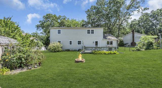 Photo of 4 Dauphin Ct, Toms River, NJ 08753