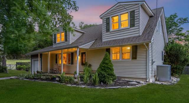 Photo of 4 Dauphin Ct, Toms River, NJ 08753