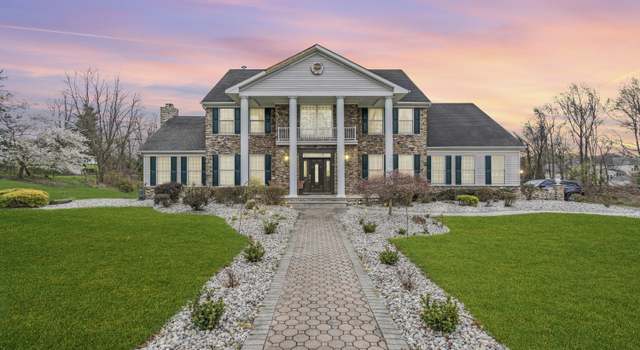 Photo of 11 Dana Ct, Manalapan, NJ 07726