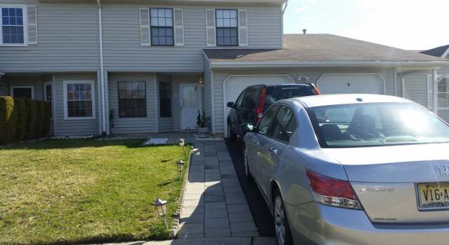 Photo of 17 Farragut Sq, Freehold, NJ 07728