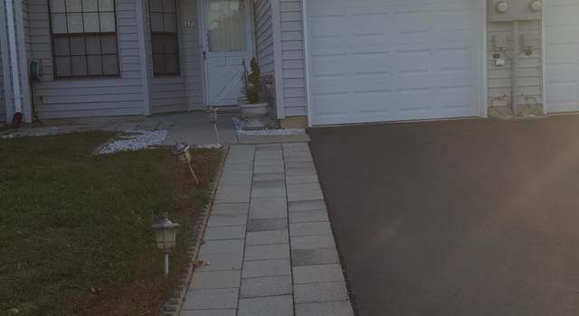 Photo of 17 Farragut Sq, Freehold, NJ 07728