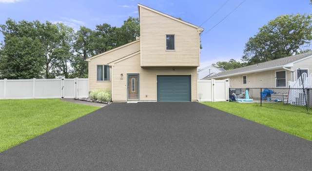 Photo of 512 Manchester St, Toms River, NJ 08757