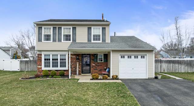 Photo of 6 Blueberry Path, Howell, NJ 07731
