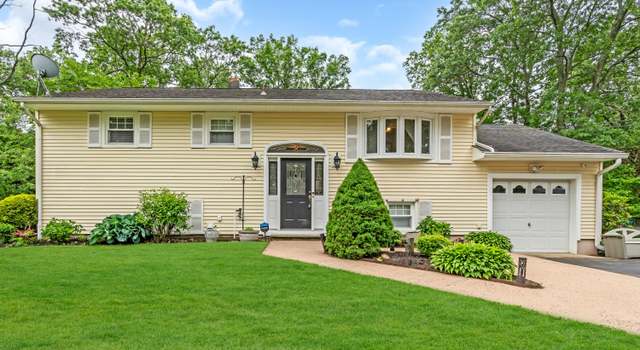 Photo of 50 Darien Rd, Howell, NJ 07731