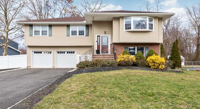 Photo of 3 Schelly Dr, Middletown, NJ 07748