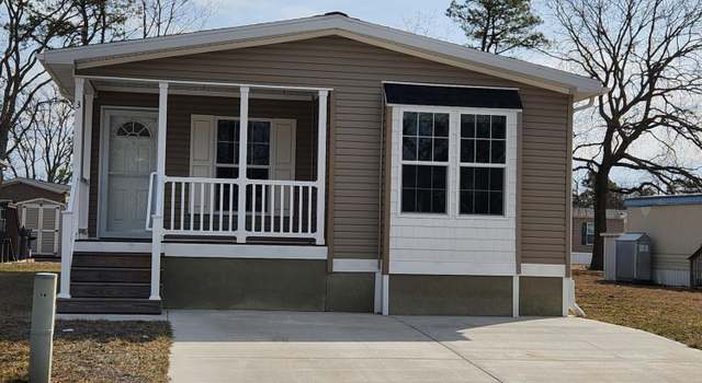 Photo of 3 Badger Ct, Whiting, NJ 08759