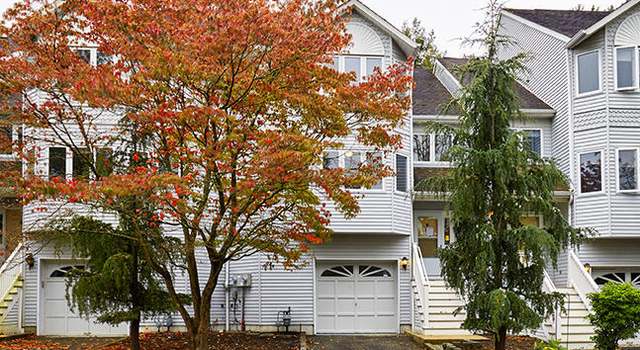 Photo of 244 Marigold Ct, Toms River, NJ 08753