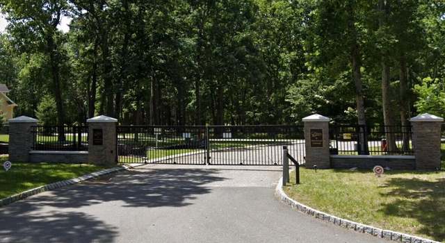 Photo of 5 N Point Dr, Jackson, NJ 08527