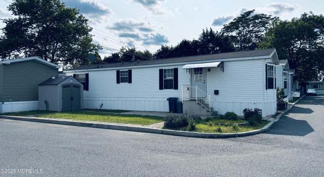 Photo of 6 Monique Cir, Hazlet, NJ 07730