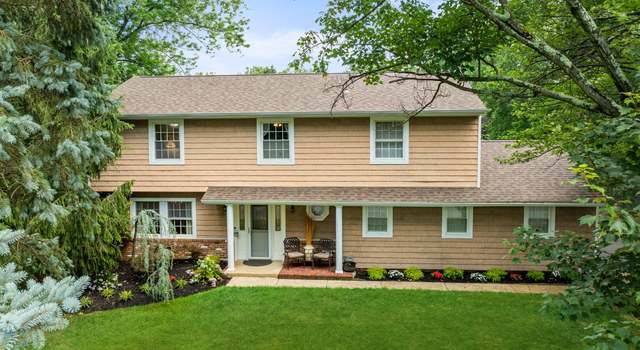 Photo of 7 Turnberry Dr, Lincroft, NJ 07738