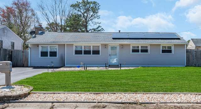 Photo of 31 Colgate Dr, Toms River, NJ 08757