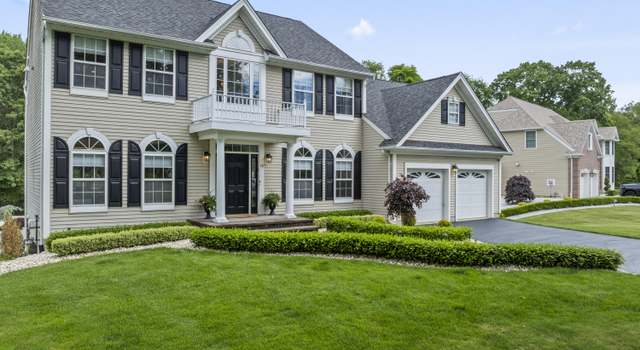 Photo of 16 Wildflower Ct, Manalapan, NJ 07726